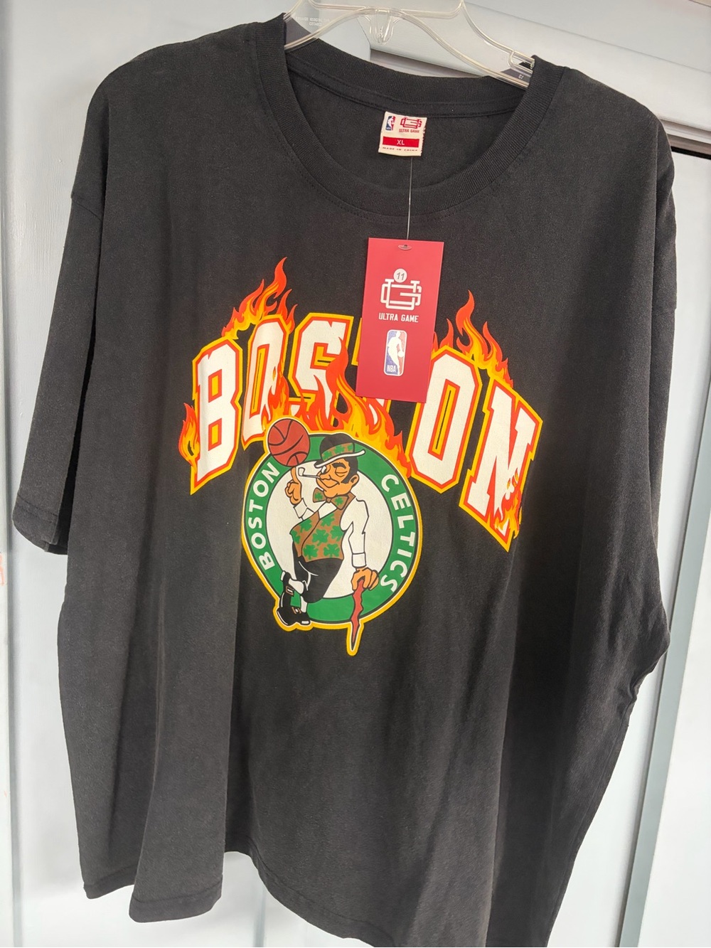 Boston Celtics flames nba basketball team graphic logo shirt size XL new nwt
